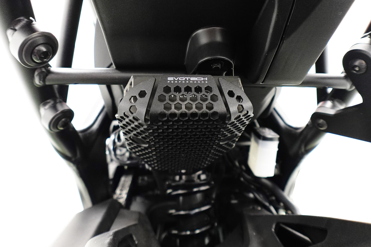Evotech Spanningsregelaar Beschermer / Pillion Peg Removal Kit - Honda CB1000 Hornet (2025+)
