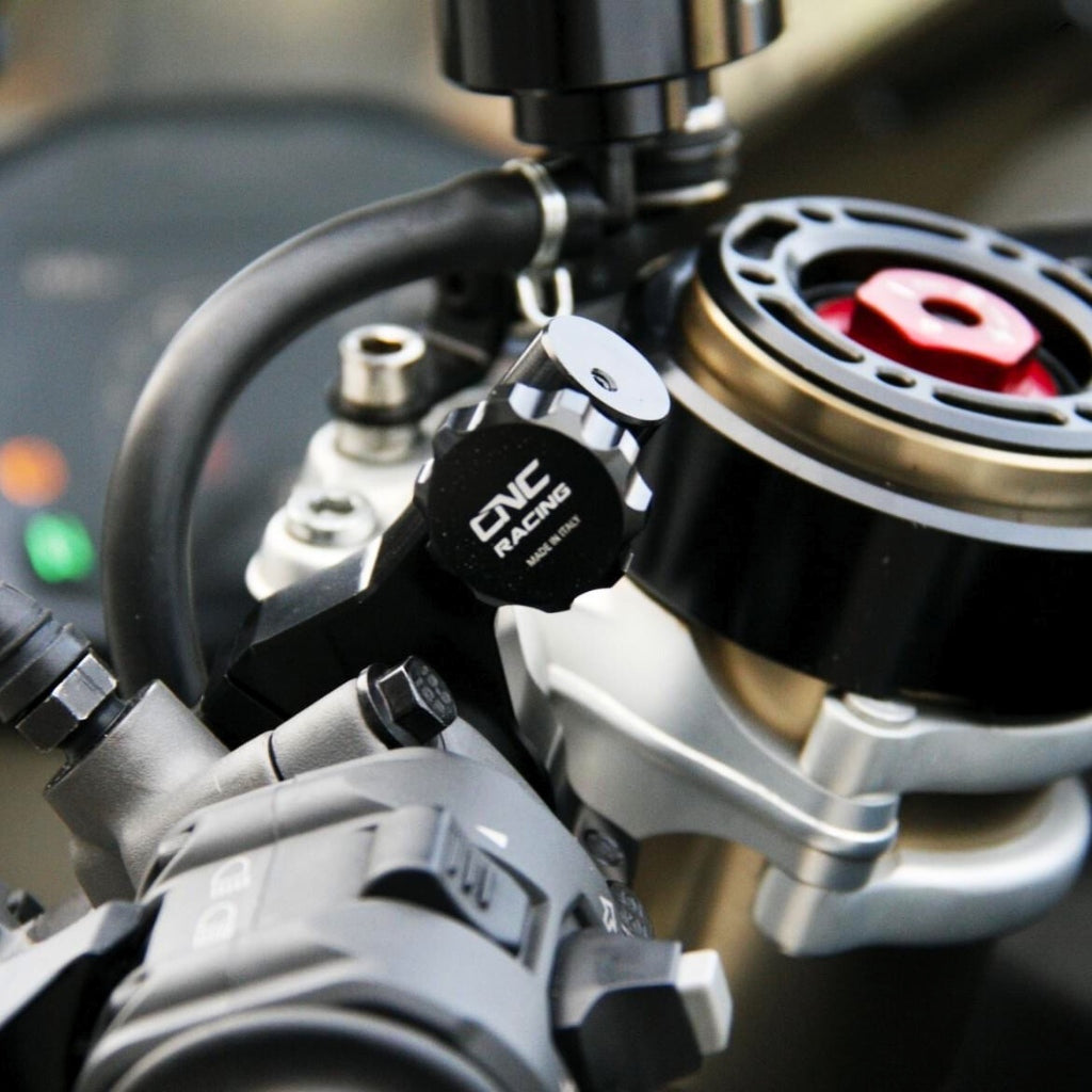 Remote Adjuster voor CNC Racing 'Race' remhendel Ducati Monster 950 (2021-2025) gemonteerd op de linker clipon