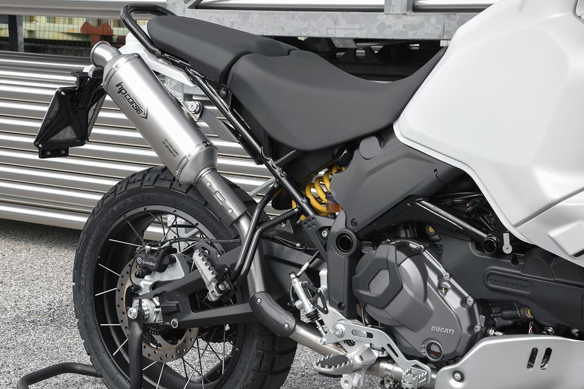 HP Corse Exputom SP-1 Titanio corto (para montaje alto) Ducati Desertx 2022-2024