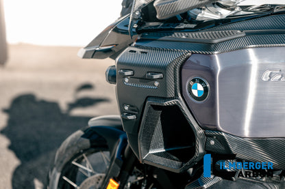 Luchtinlaat paneel cover links mat carbon BMW R1300GS Adventure Trophy (2024+)