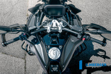 Zijkuip onder de tank links (bovenpaneel) mat carbon BMW R1300GS Adventure Triple Black (2024+)