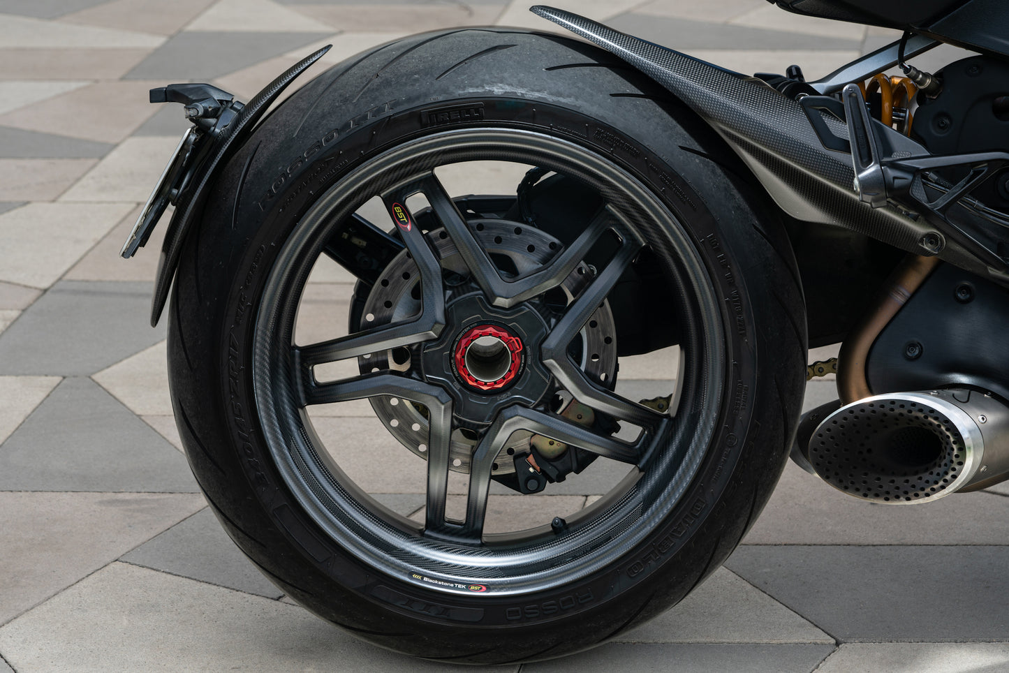 BST Carbon Heck Rand Rapid Tek 8,5 x 17 "Ducati Diavel V4 V4S