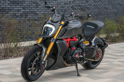 BST Carbon Heck Rand Rapid Tek 8,5 x 17 "Ducati Diavel V4 V4S