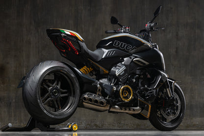 BST Carbon Heck Rand Rapid Tek 8,5 x 17 "Ducati Diavel V4 V4S