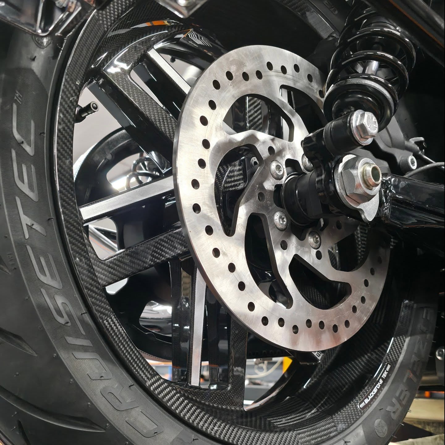 BST Reaper TEK 5.5x18'' carbon achtervelg voor Harley Davidson FLSTC Heritage Classic (2007-2020)