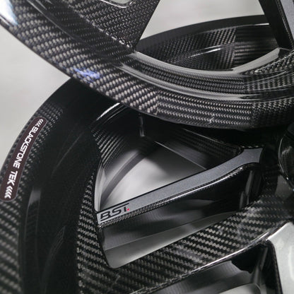 BST Reaper TEK 5.5x18'' carbon achtervelg voor Harley Davidson VRSCA V-Rod (2002-2007)