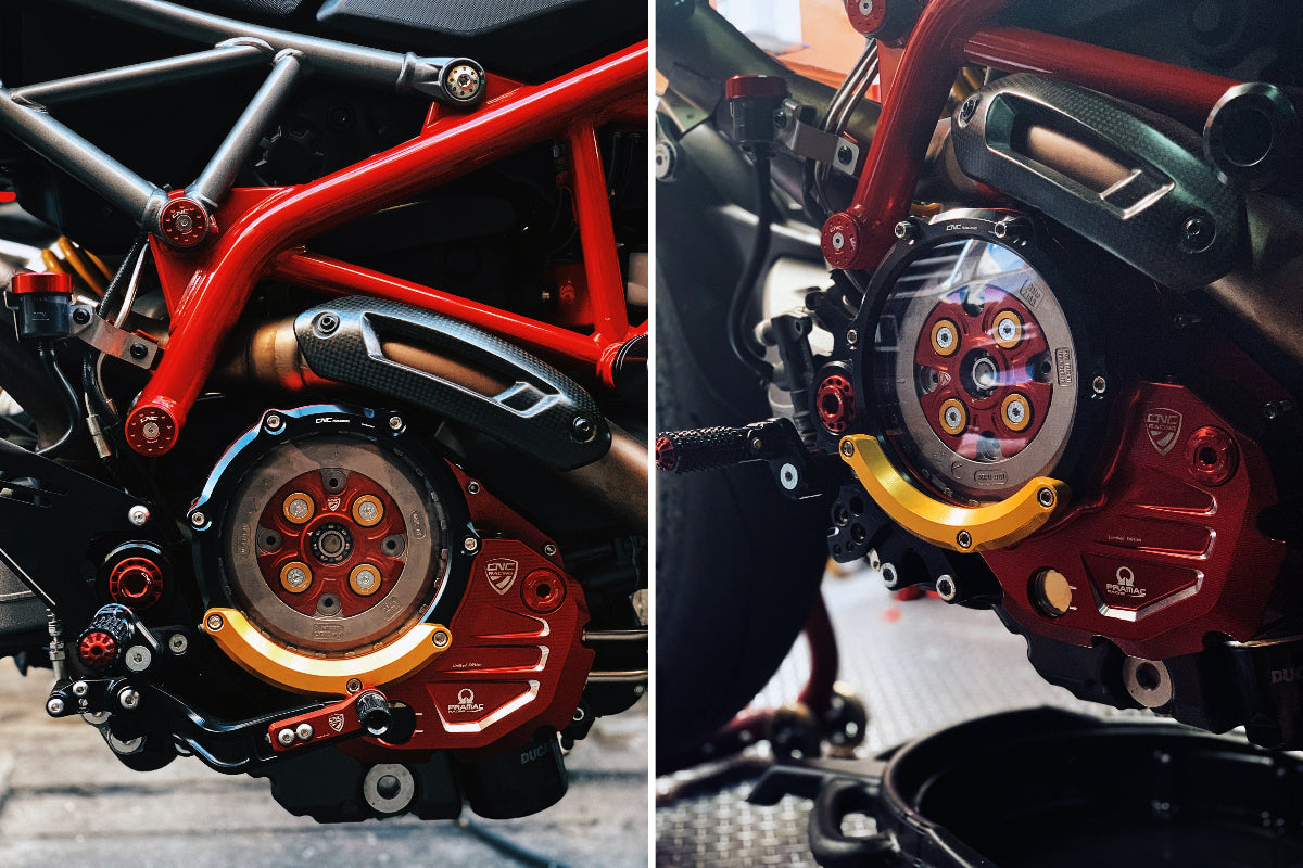 Koppelingsdeksel met open venster Pramac Racing Edition Ducati SuperSport 950 S (2021+) rood-zwart gemonteerd