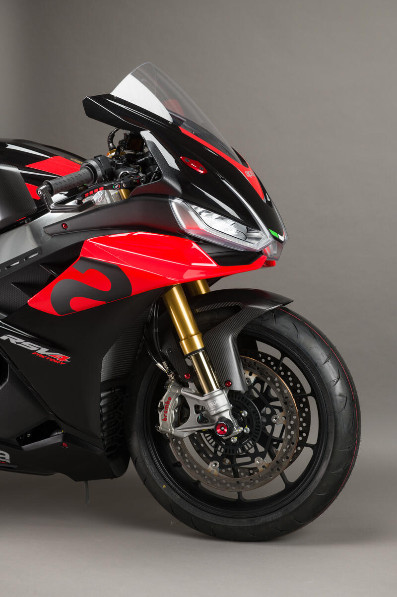 Lightech carbon voorspatbord (glanzend) Aprilia Tuono V4 Factory (2021-2022)