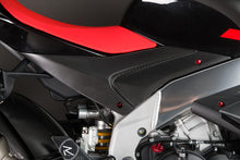 Lightech carbon onderste tank panelen (2 st.) (glanzend) Aprilia Tuono V4 (2021-2022)