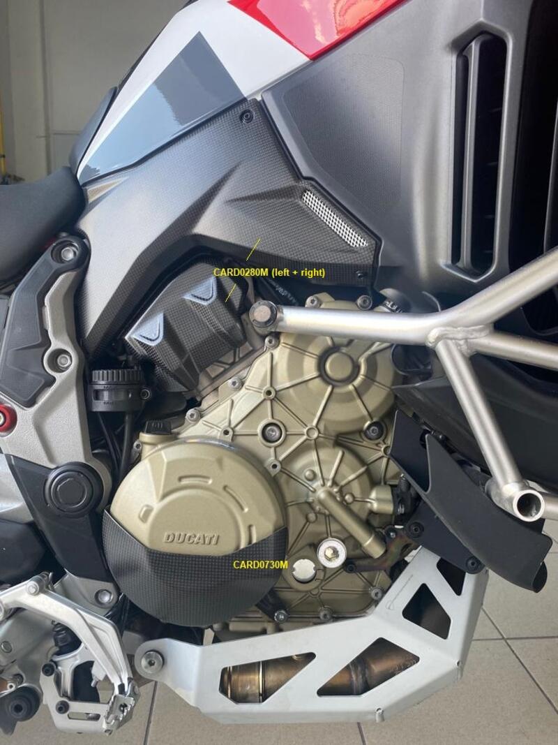 Lightech carbon panels under the tank (2 pcs.) (Mat) Ducati Multistrada V4 Pikes Peak (2022+)
