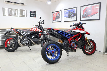 Achteras moerenset Ducati Monster S4RS (2006-2009) zwart voorbeeldfoto op Hypermotard