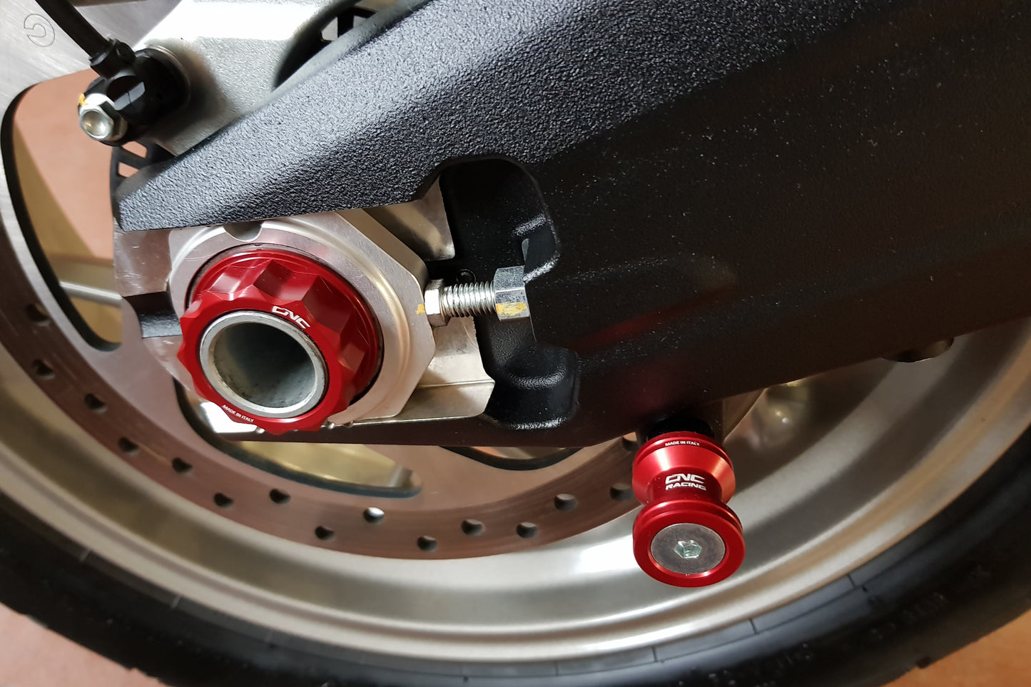 Paddock Stand Bobbins M8 extended