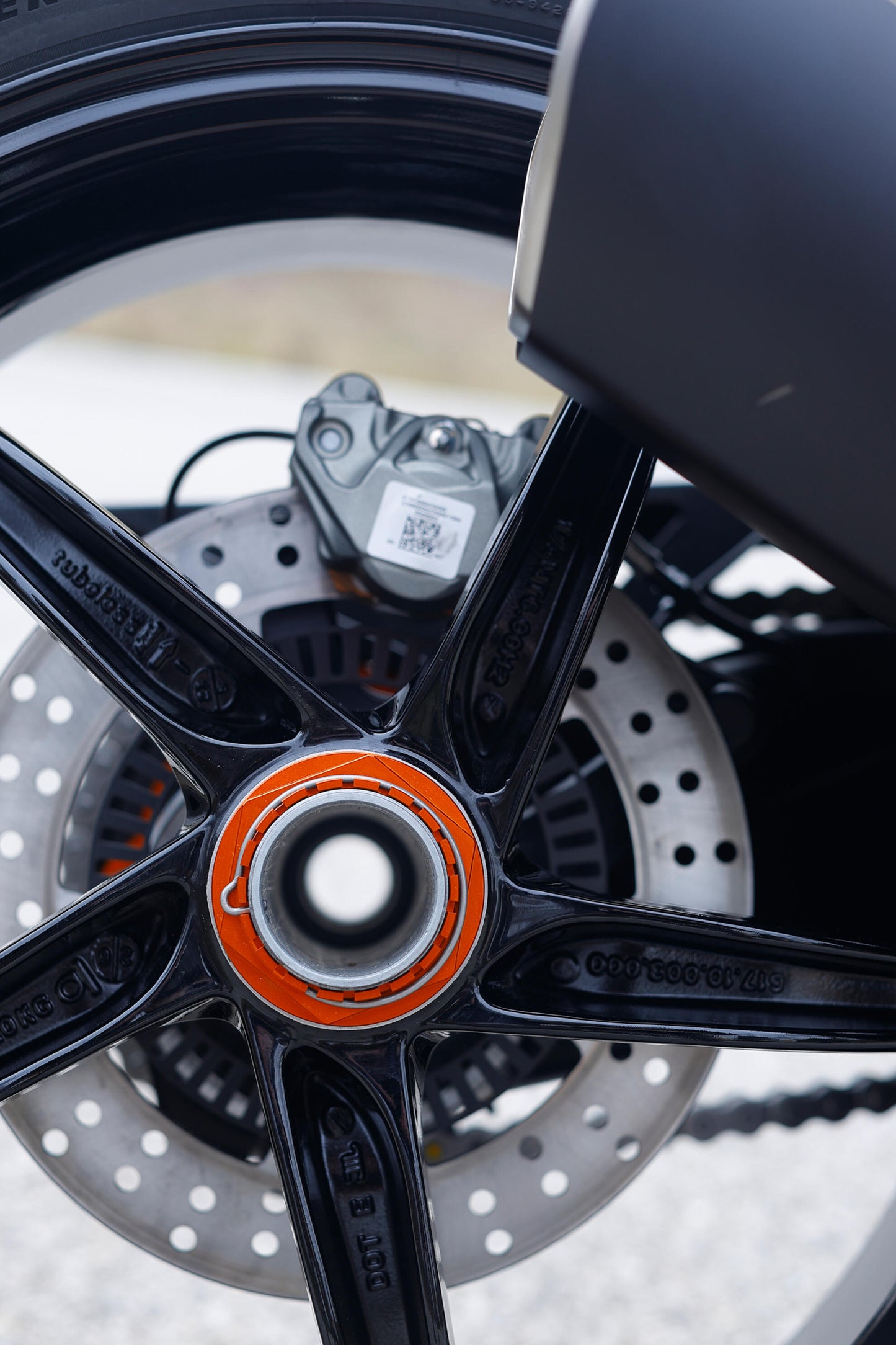 Hinterrad Heckmonat am rechten KTM 1290 Superduke GT (2017-2024)