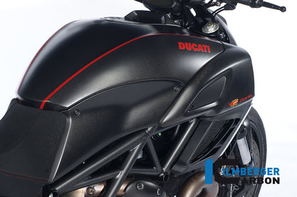 Cubierta del tanque del lado derecho de carbono Ducati Diavel Ducati Diavel (2014-2018)
