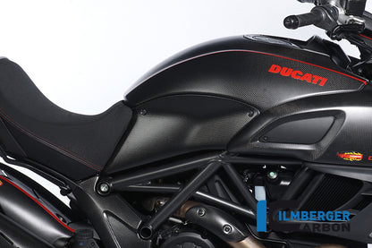 Cubierta del tanque del lado derecho de carbono Ducati Diavel Ducati Diavel (2014-2018)