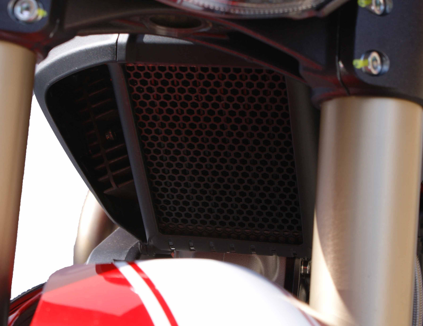 Discontinued - Evotech Ducati Monster 1100 S Oliekoeler Beschermer 2009 - 2015