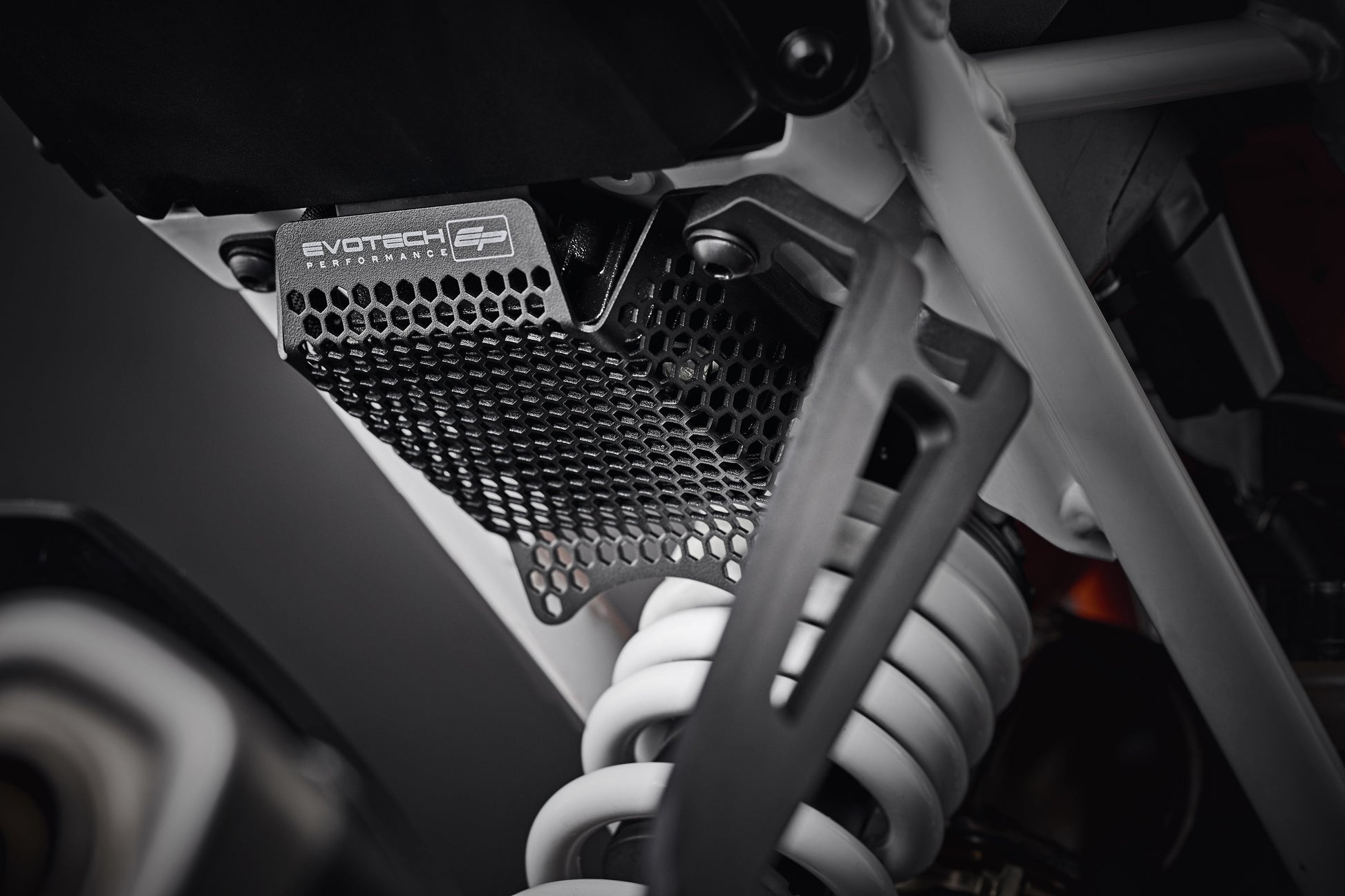 Evotech KTM 390 Duke Uitlaatsteun & Spanningsregelaar Beschermer Set (2017 - 2023)