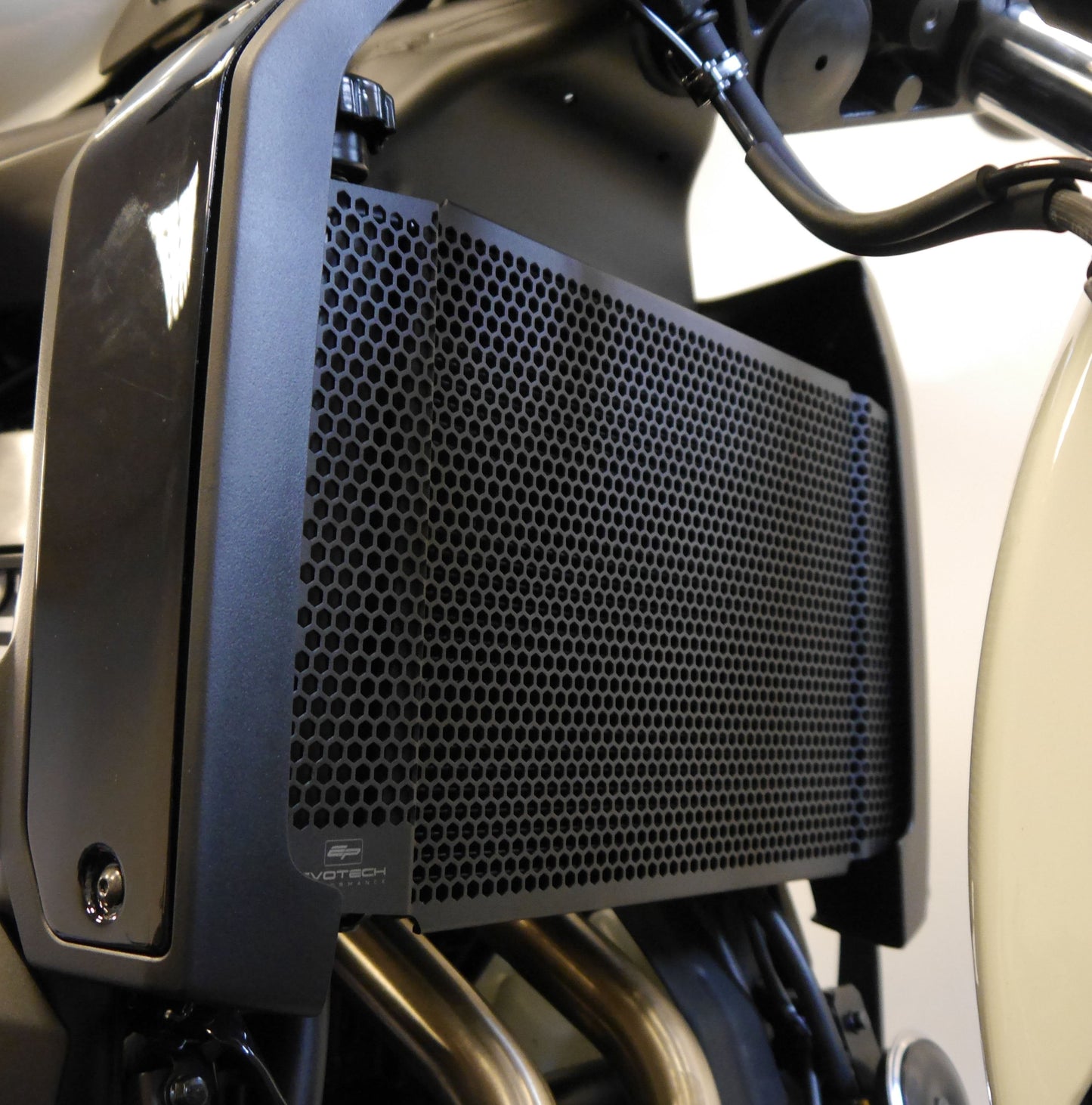 Evotech Kawasaki Vulcan S Cafe Light Tourer Radiatorcover 2018