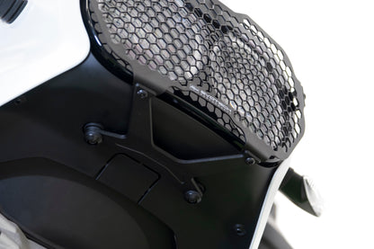 Koplamp beschermer Evotech - Ducati DesertX (2021-2026) montagesteun detailfoto