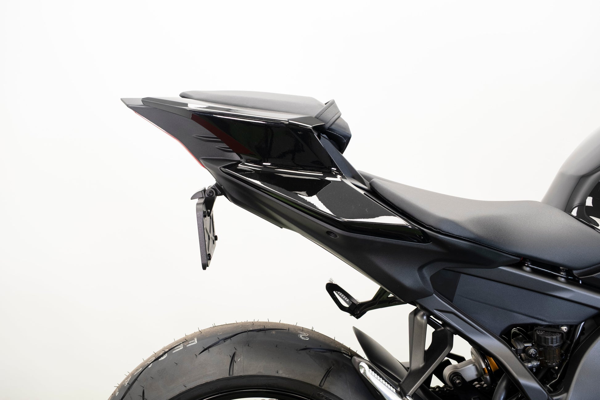 Verstelbare kentekenplaathouder Evotech - Yamaha YZF-R9 (2025+)