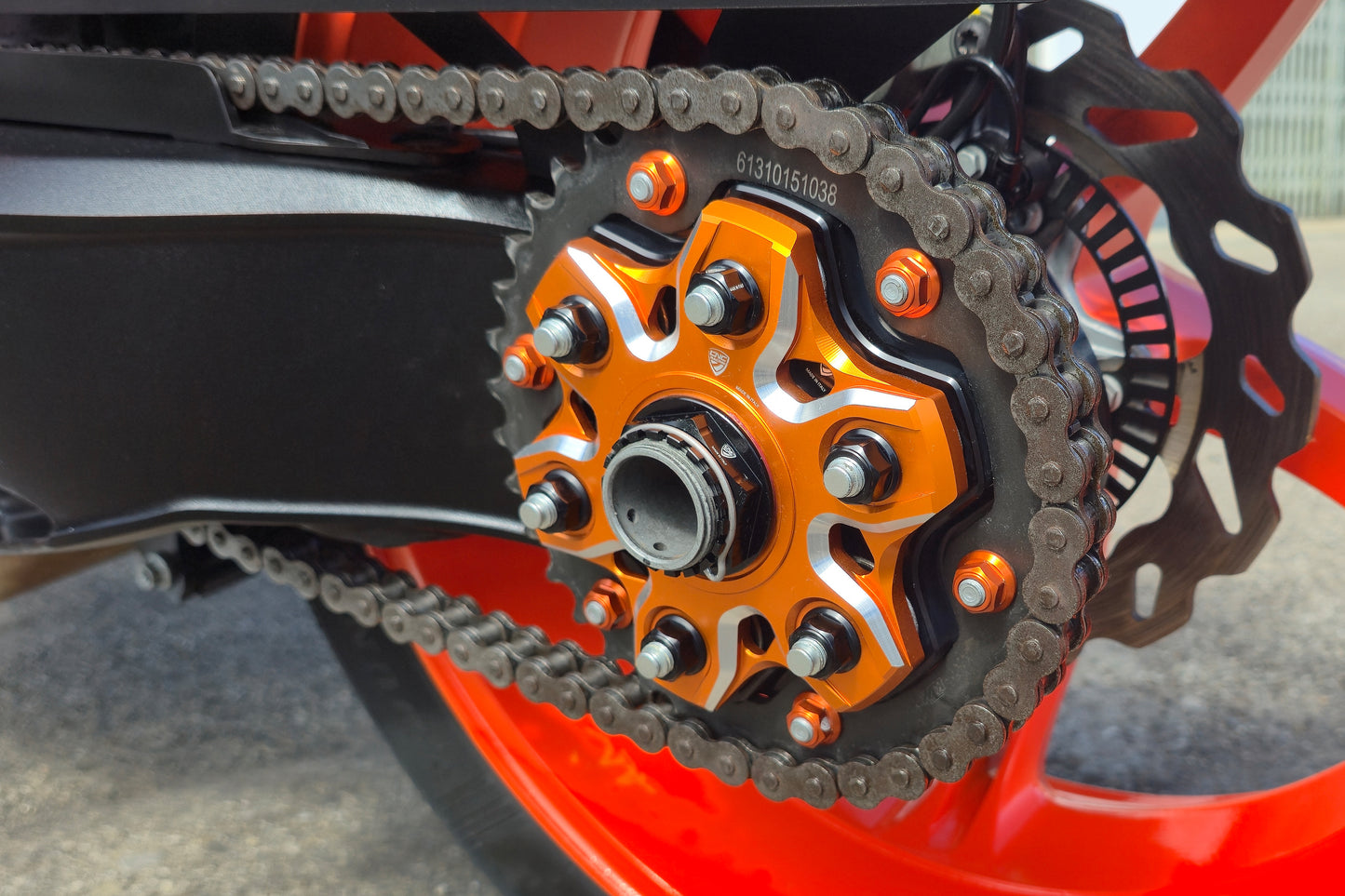 Achtertandwiel moerenset (6 st.) KTM 1290 Super Duke GT (2019+)