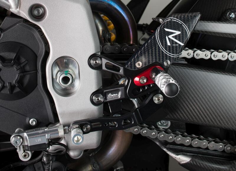 Adjustable brake switch set with fixed footrests and vice versa switch pattern (GP Shifting) Aprilia Tuono V4 1100 Factory 2021+
