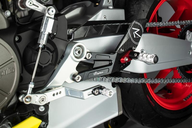 Verstelbare remschakelset met opklapbare voetsteunen Aprilia RS 660 2025+