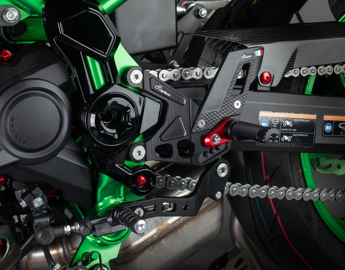 Verstelbare remschakelset met opklapbare voetsteunen Kawasaki Z900 (2025+)