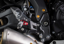 Adjustable brake link set with folding footrests Yamaha R7 2022+