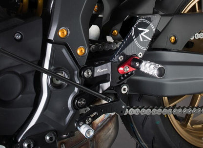 Adjustable brake link set with fixed footrests Yamaha R7 2022+