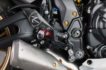Adjustable brake link set with folding footrests Yamaha R7 2022+