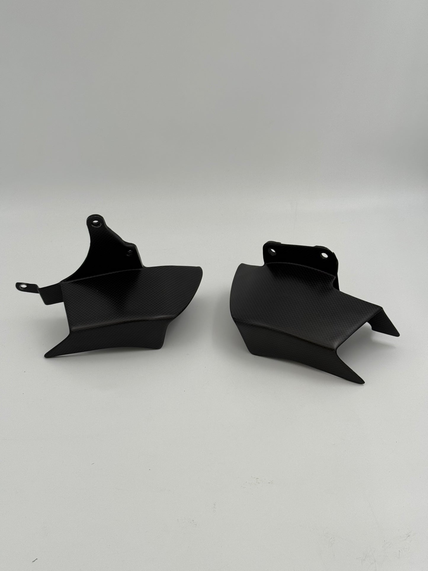 VERKOCHT_Carbon Winglet Set (4-delig) – Ducati Multistrada V4 – Mat Carbon (Gebruikt)