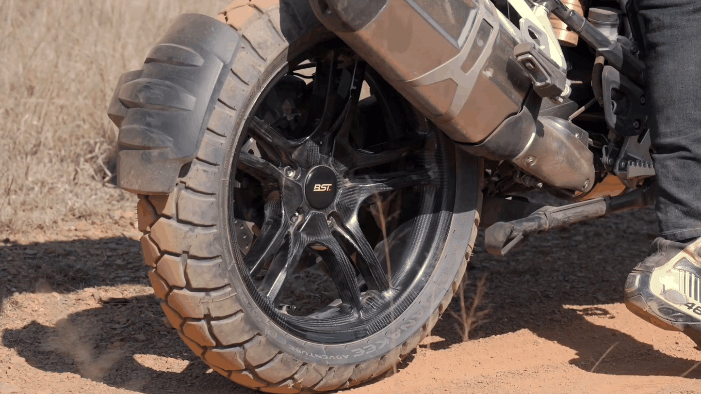 BST AV TEK Carbon Achtervelg 4,5 x 17" – BMW R1300GSA Adventure Option 719 Karakorum (2024+)