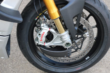 Remklauw Spacer Kit (4 st.) Ducati Multistrada 1200 (2015-2017) rood gemonteerd op Streetfighter V4