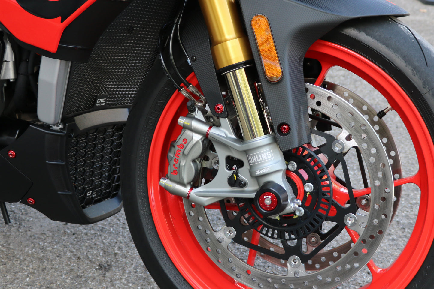 Remklauw Spacer Kit (4 st.) Ducati Multistrada 1200 Enduro (2016-2018) rood gemonteerd