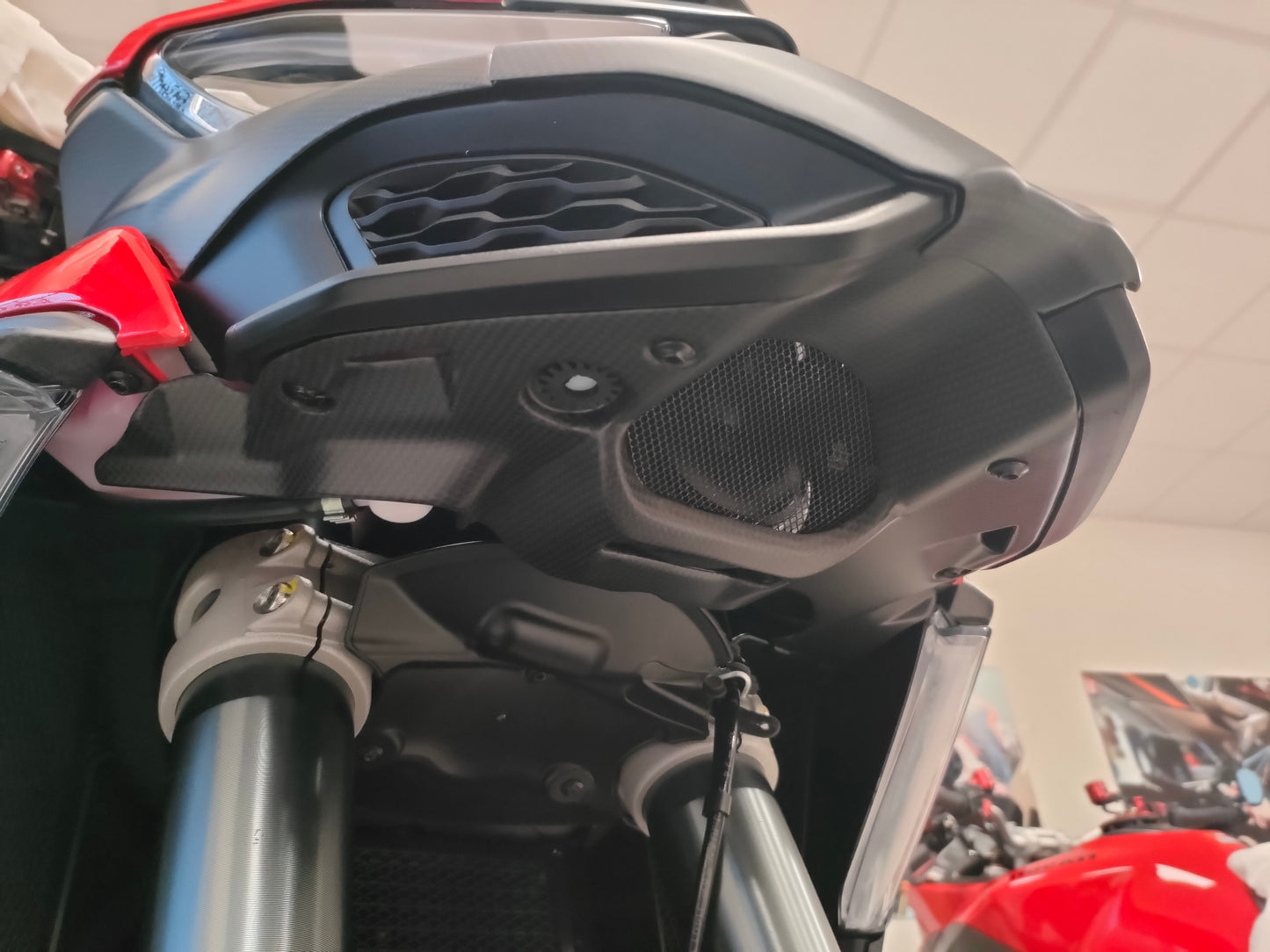 Onderste luchtinlaatcover mat carbon Ducati Multistrada V4 (2025+)