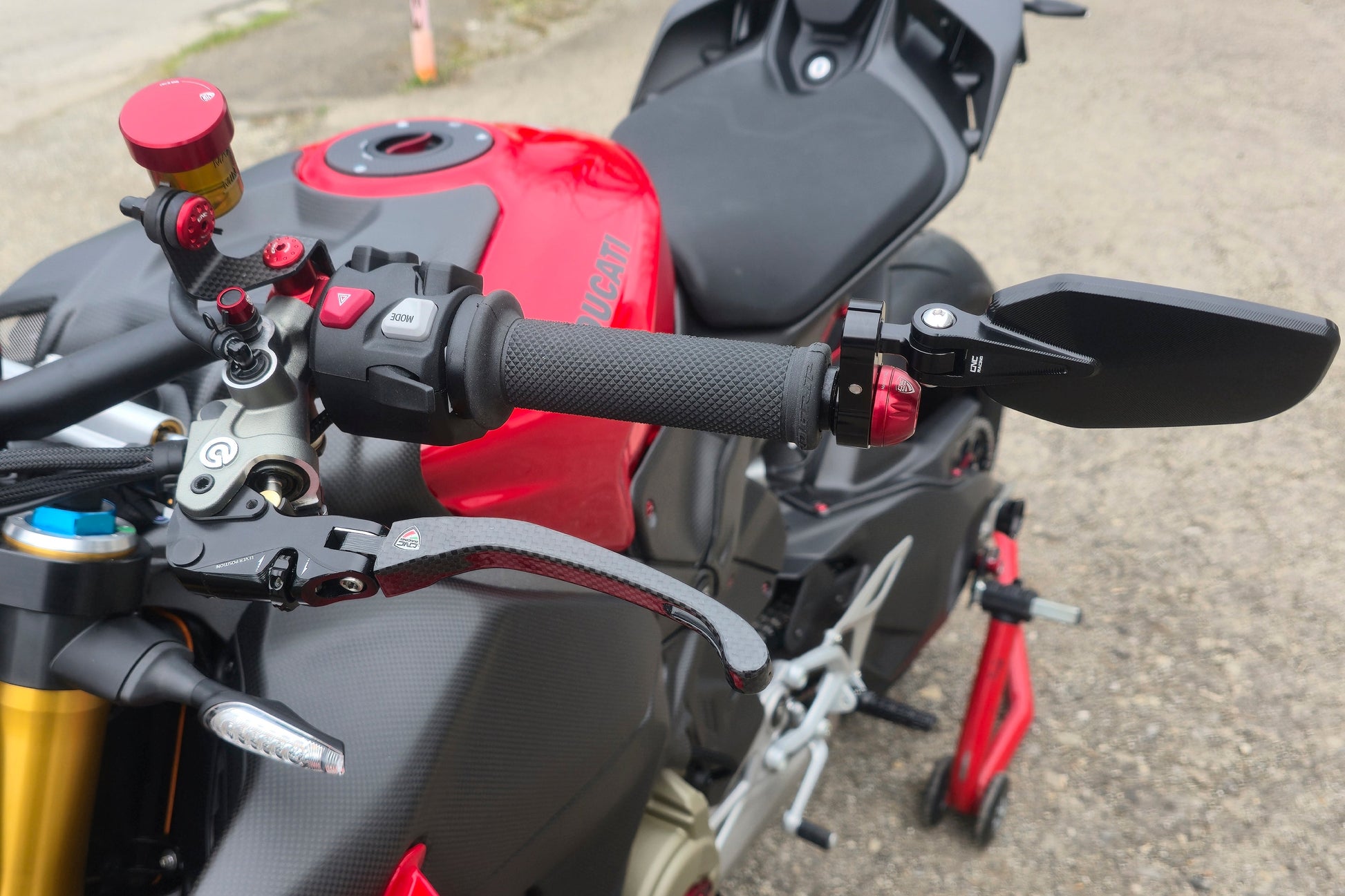 Carbon opklapbaar koppelingshendel - met rollende verstelknop Ducati Monster 1200 (2017-2021)