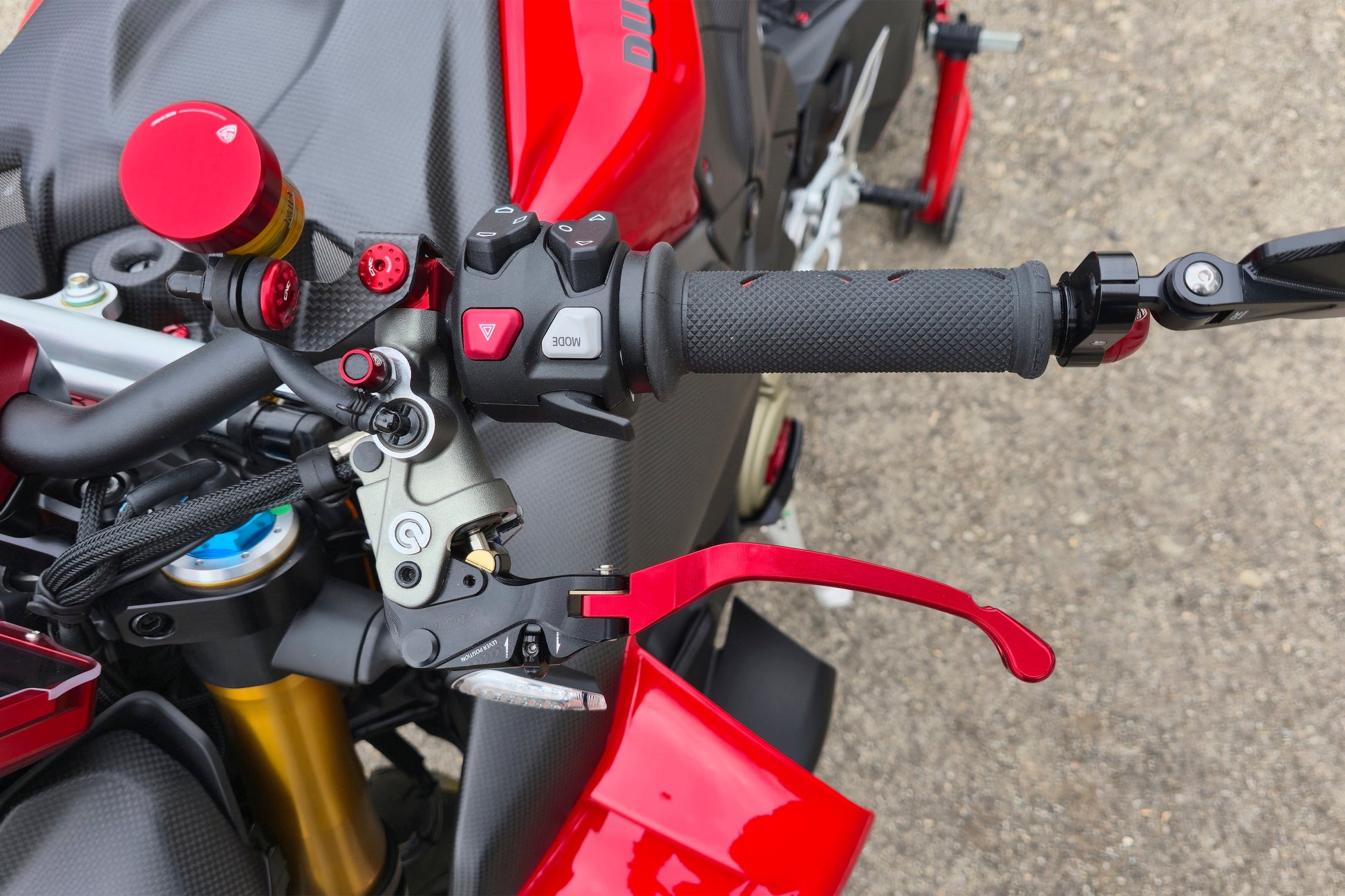 Opklapbare-koppelingshendel-met-horizontale-verstelknop-Ducati-Streetfighter-V4-S-2020-2022