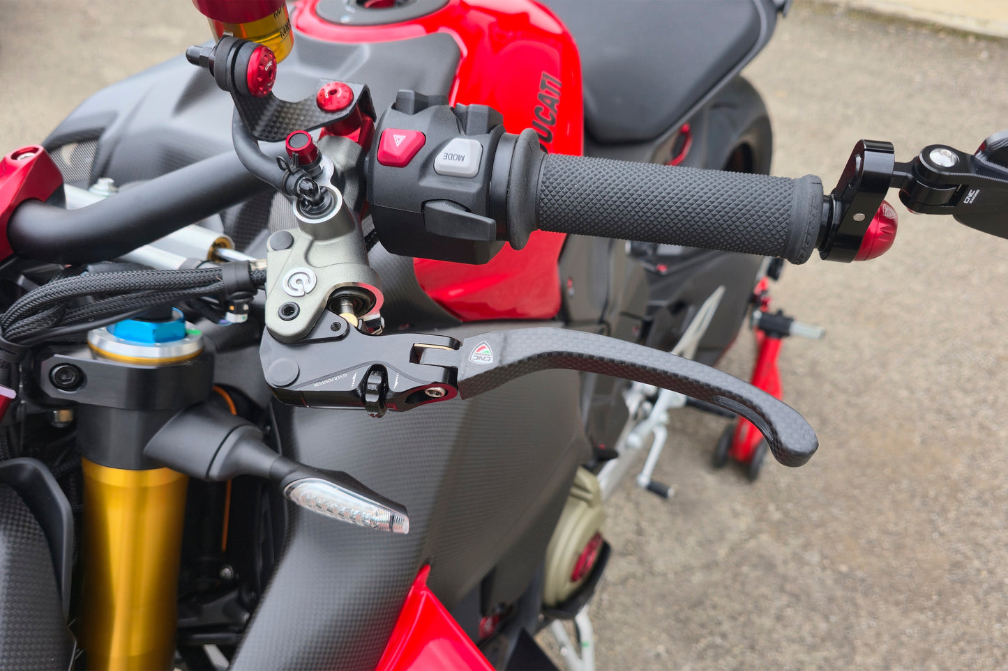Carbon opklapbaar koppelingshendel - met rollende verstelknop MV Agusta Rush 1000 (2020+)