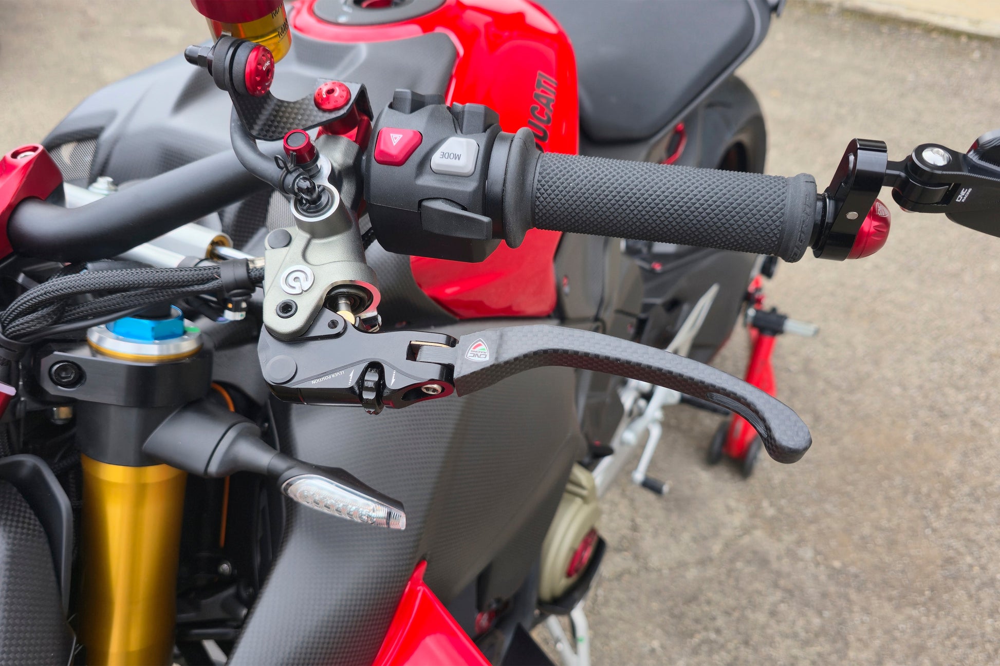 Carbon opklapbaar koppelingshendel - met rollende verstelknop Ducati Panigale 959 (2016-2019)