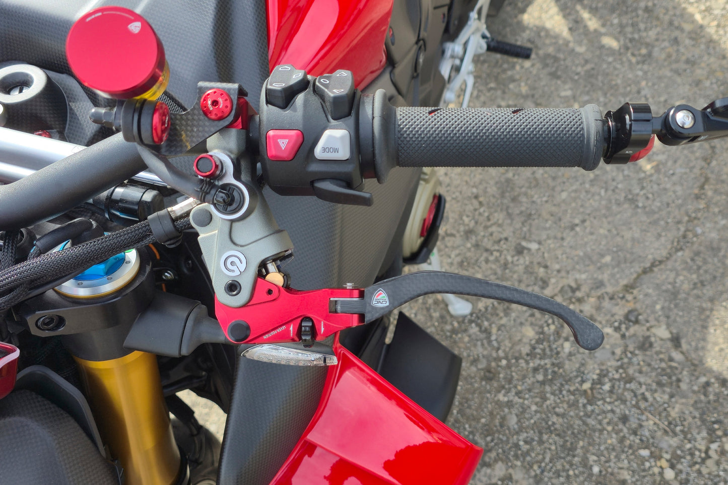 Carbon opklapbaar koppelingshendel - met rollende verstelknop Ducati Diavel (2014-2018)