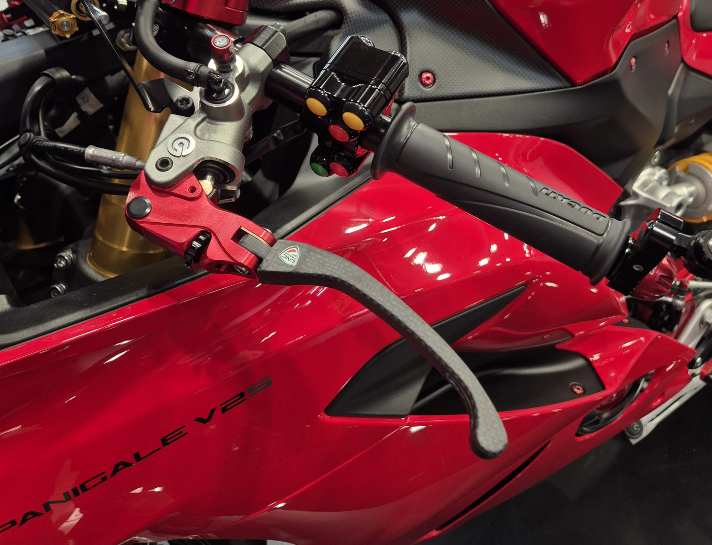 Carbon opklapbaar koppelingshendel - met rollende verstelknop Ducati 749 (2003-2006)