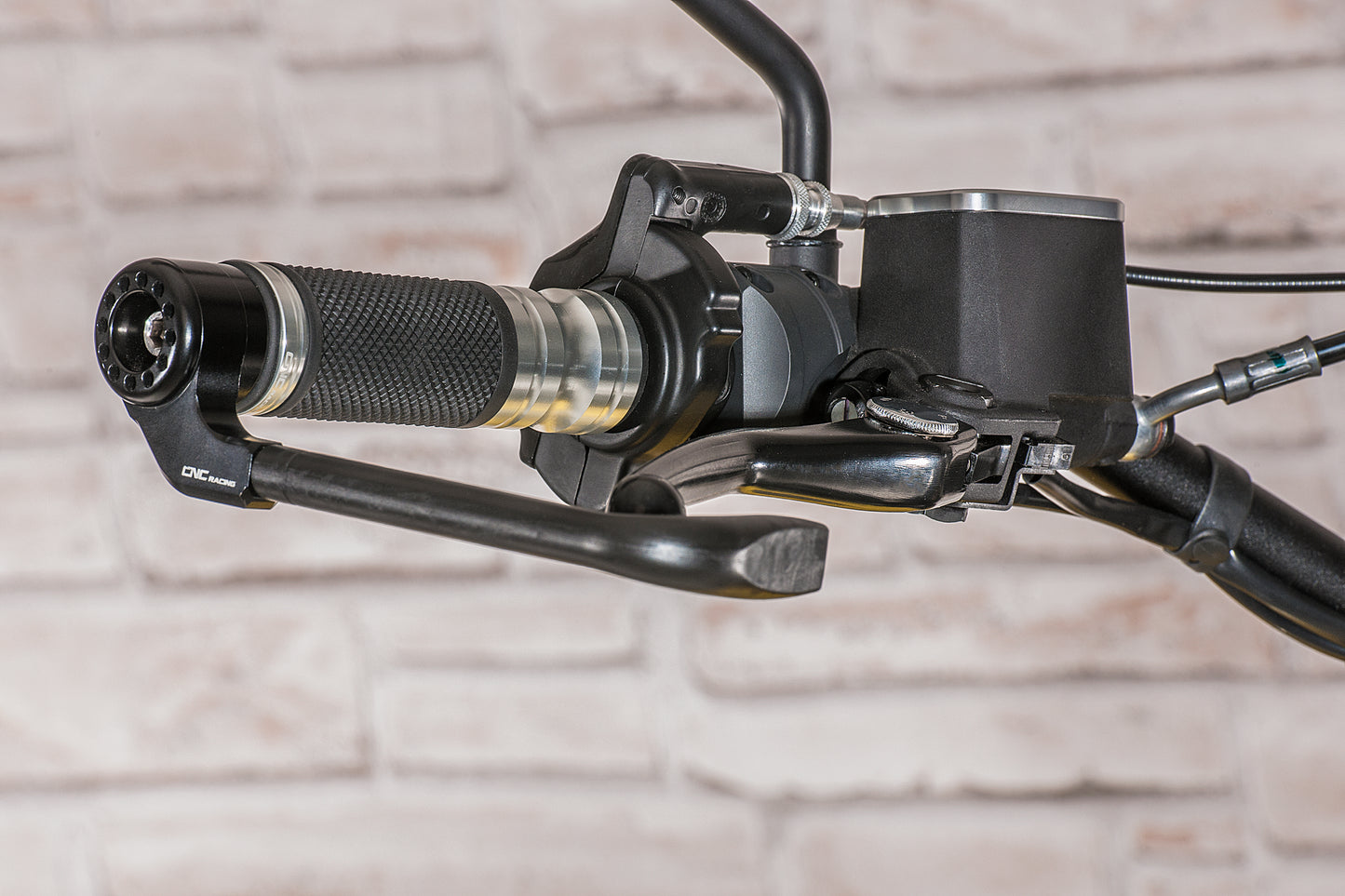 Handgriffssatz CNC Racing Suzuki GSX-S750 (2015-2016)