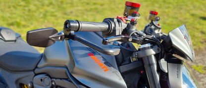 Voordeelpakket remhendel koppelingshendel beschermers met bar-end spiegels Ducati Panigale 1299 Superleggera (2017-2018) gemonteerd voorbeeld