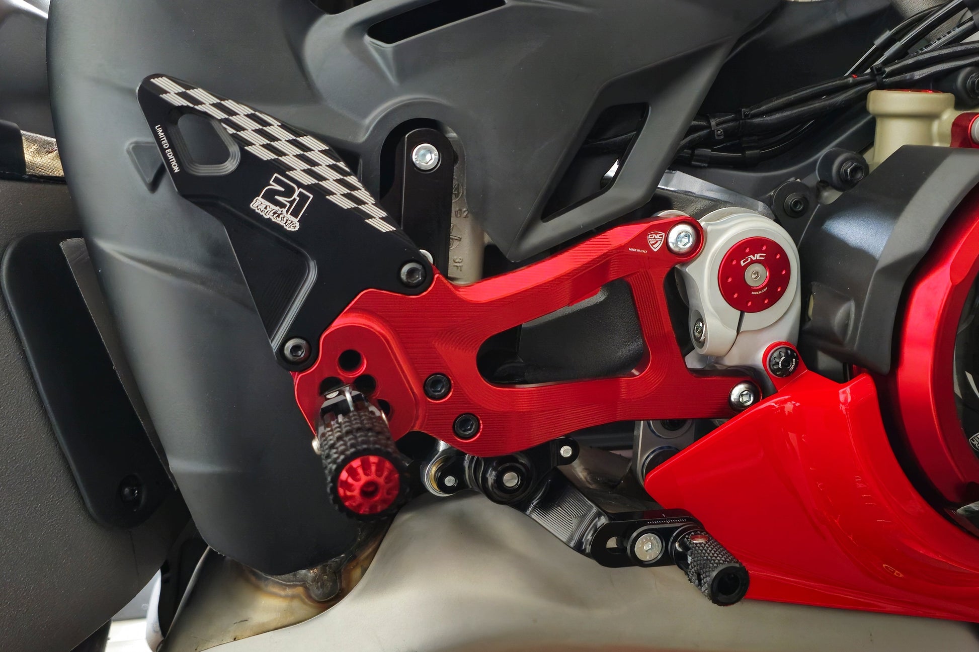 Troy Bayliss Limited Edition remschakelset Ducati Panigale V4 Tricolore (2025+)