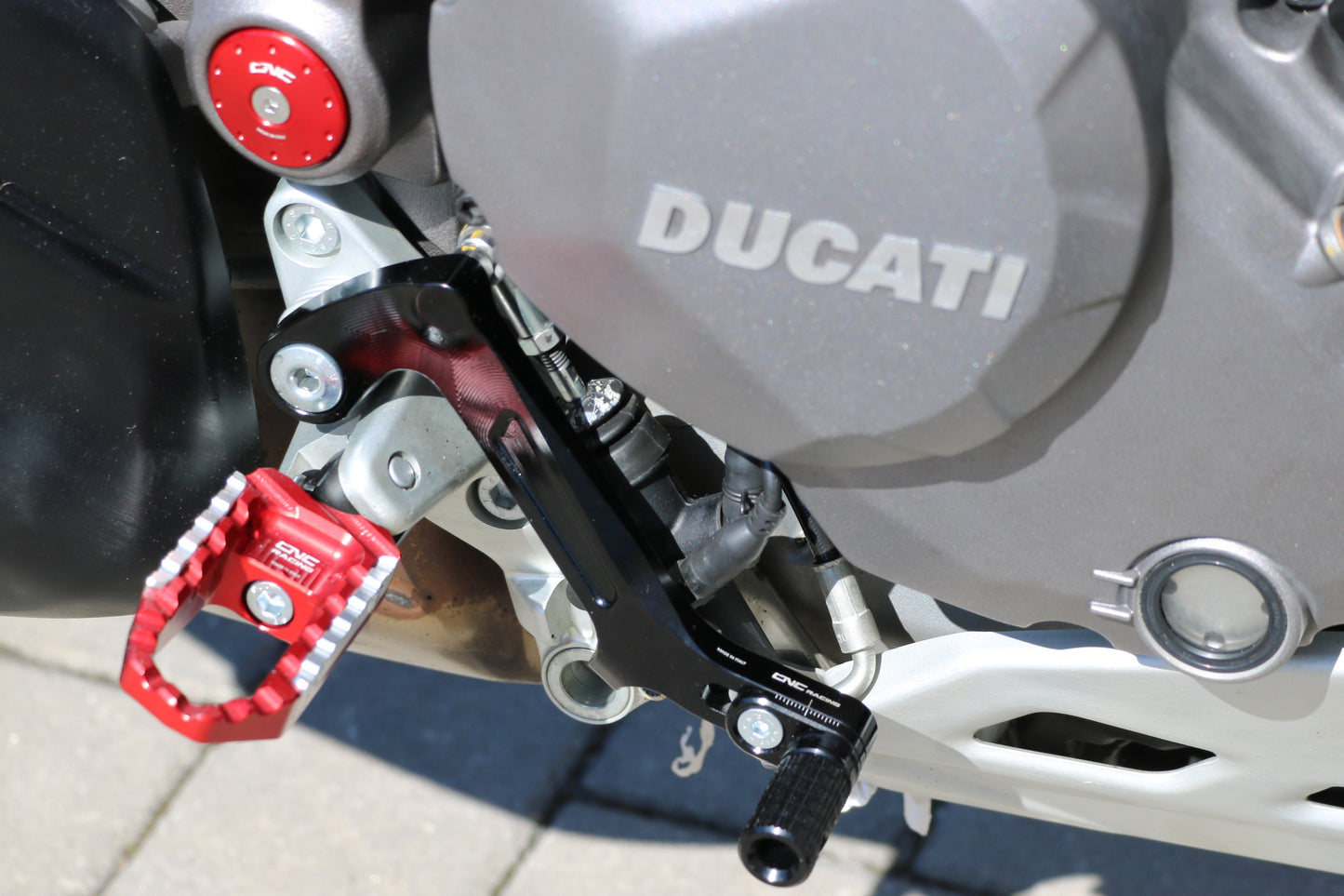CNC Racing Vast Schakelpedaal of Rempedaal Uiteinde - M6 Ducati Monster 1200 (2013-2016)