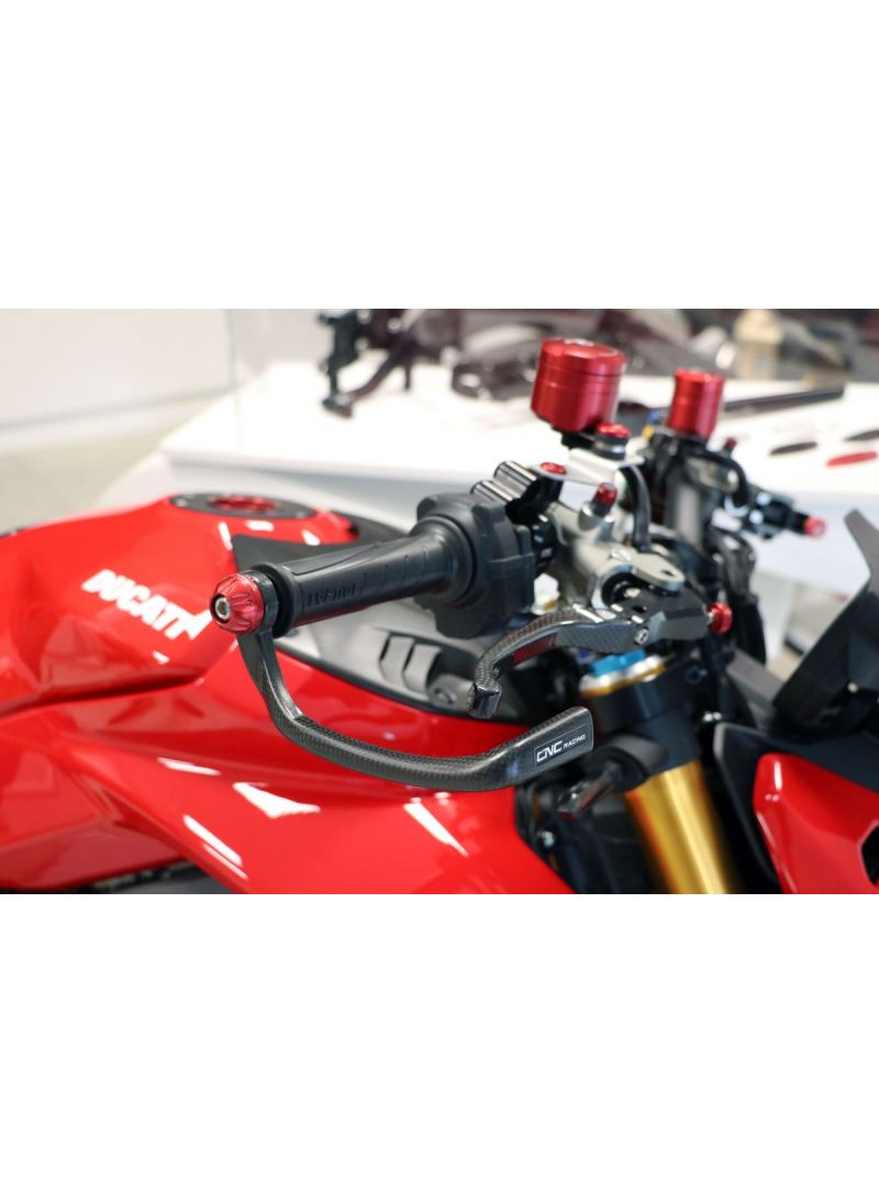 Carbon remhendel beschermer - CNC Racing Honda V3R (2026+)