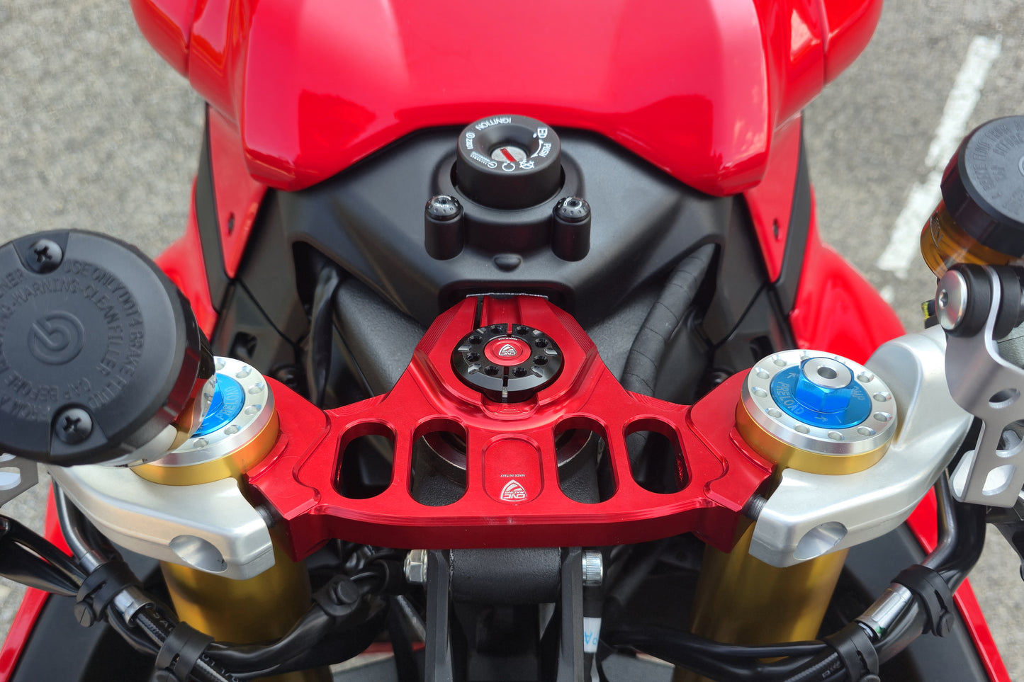 Bovenste Kroonplaatmoer CNC Racing – Ducati Panigale V2 (2025+)