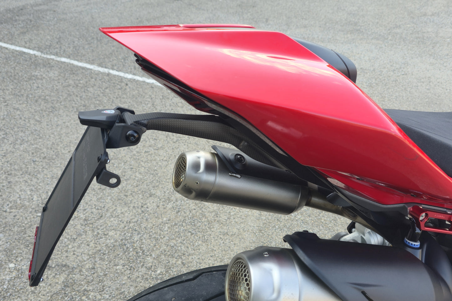 Carbon kentekenplaathouder CNC Racing Ducati Panigale V4 (2025+)