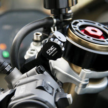 Remote Adjuster voor CNC Racing 'Race' remhendel MV Agusta Brutale 910 R (2005-2011) gemonteerd op de linker clipon